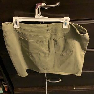 Forever 21 green skirt